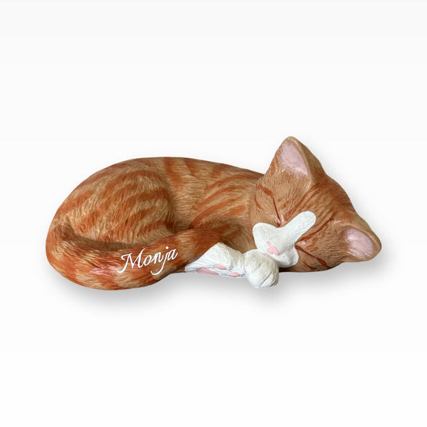 Katzenurne Schlafende Katze aus Keramik