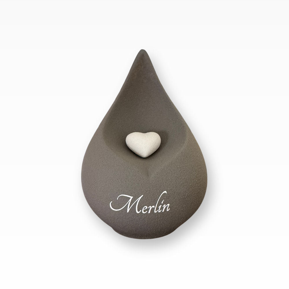 Porzellan-Tierurne in Tropfenform mit Herzsymbol