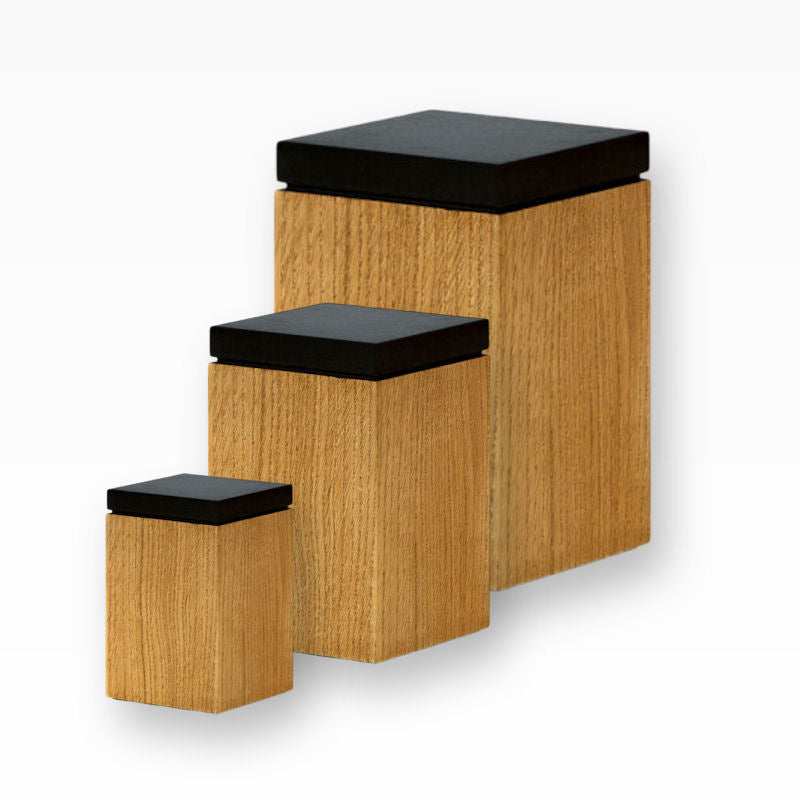 Tierurne aus Nussbaum handgefertigt