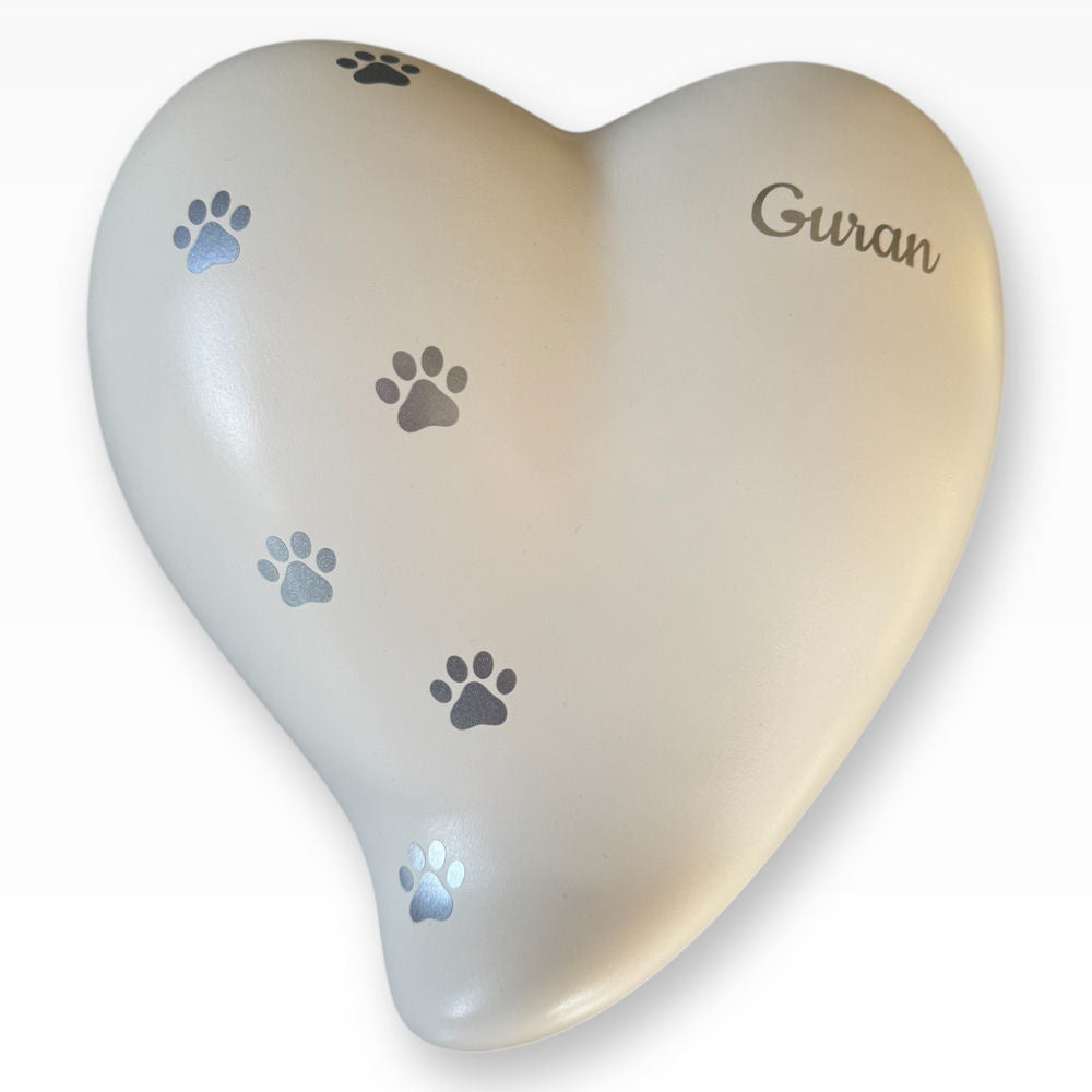 Keramik-Herzurne – Liebevolle Erinnerung in Herzform