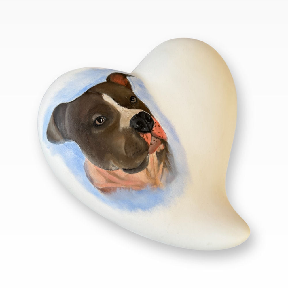 Keramikherz mit handgemaltem American Staff