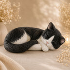 Katzenurne Schlafende Katze aus Keramik bemalt nach Foto