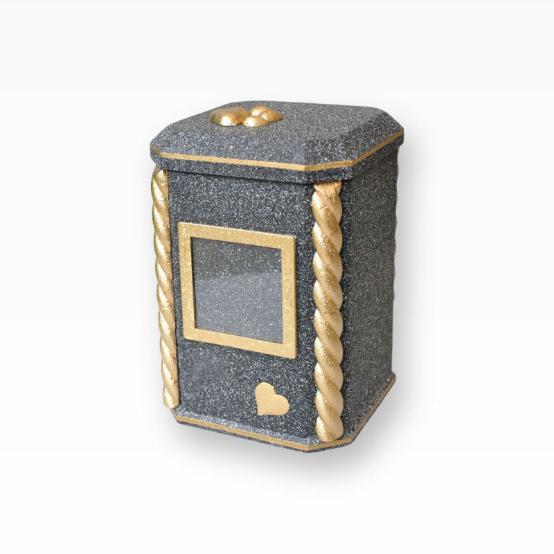 Tierurne Granit Gold Flechtborte mit Bilderrahmen