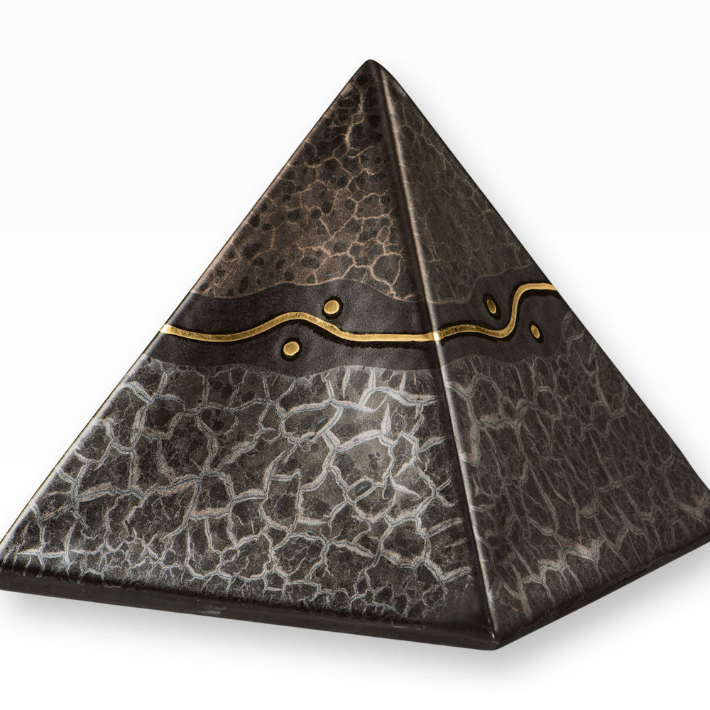 Heiso Tierurne Pyramide Modern