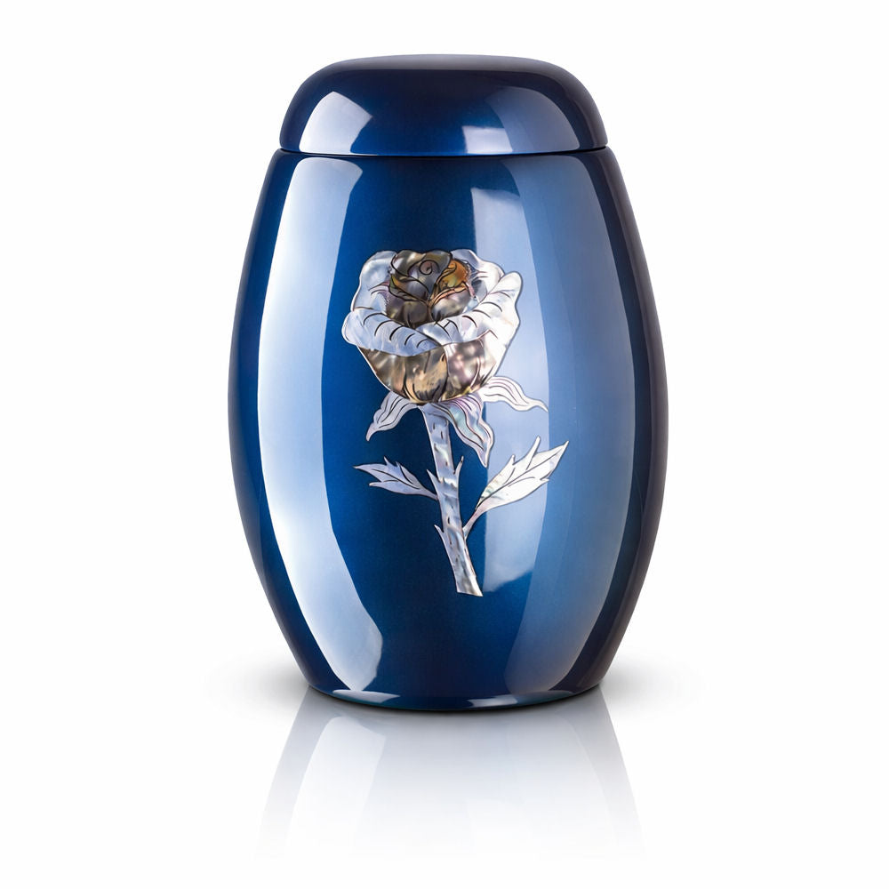 Glasfaser-Humanurne mit Rosenmotiv – Symbol für Liebe und Erinnerung