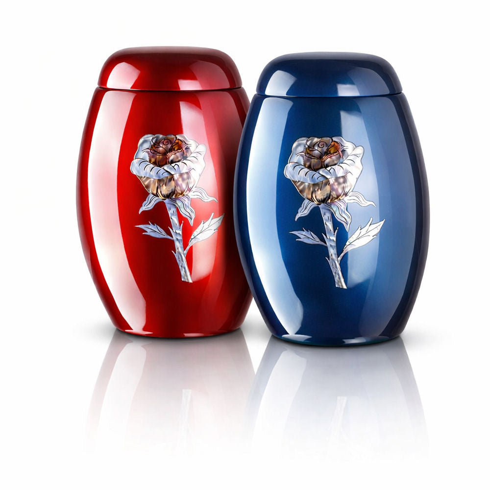 Glasfaser-Humanurne mit Rosenmotiv – Symbol für Liebe und Erinnerung