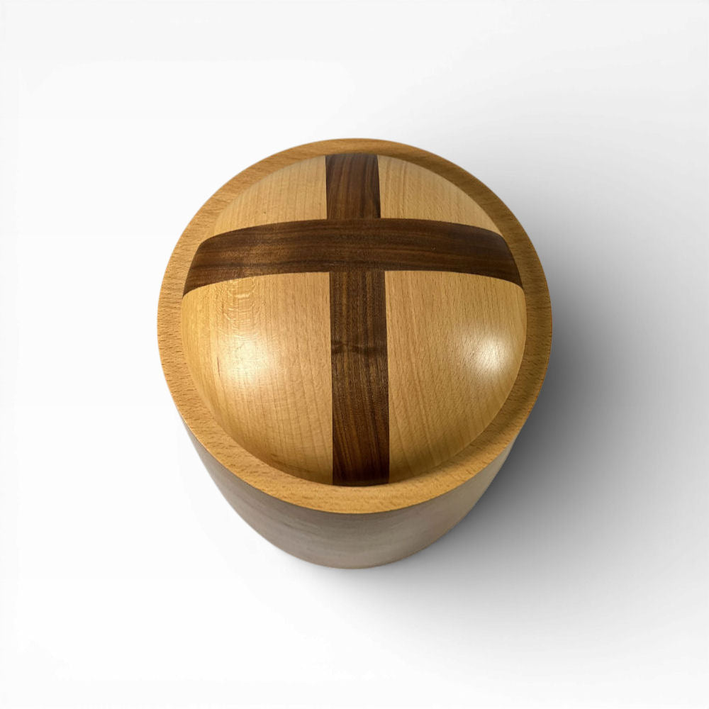 Urne für die Beisetzung Buche Nussbaum mit Kreuz