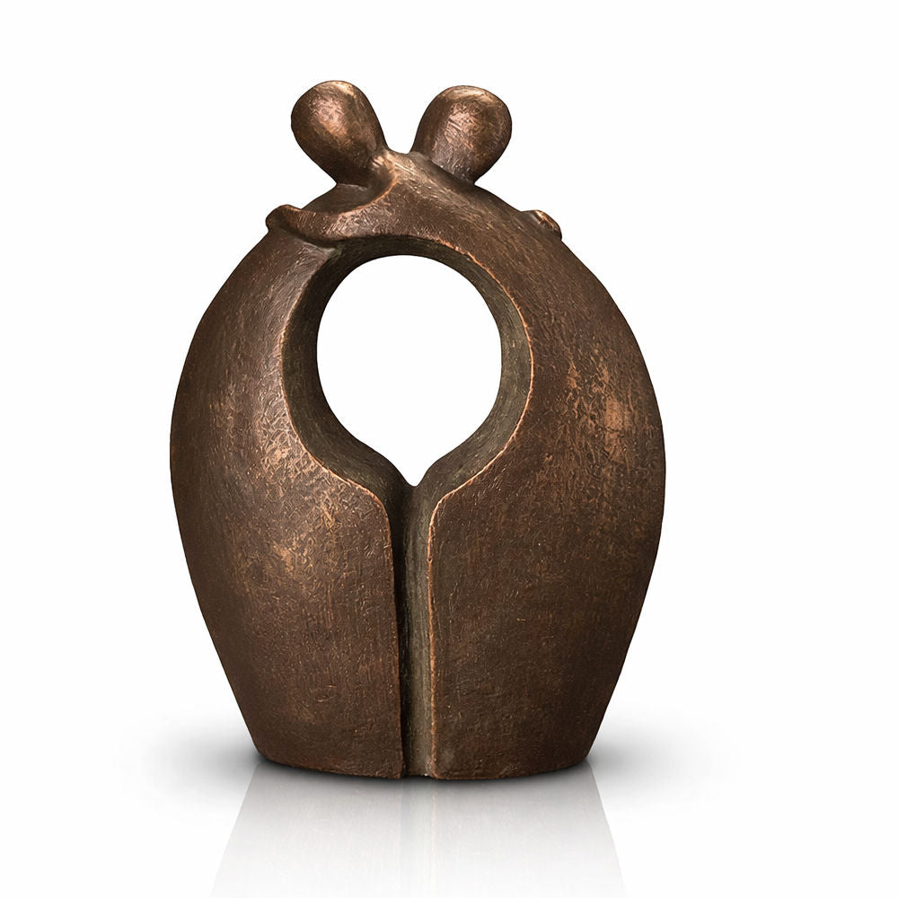 Urne für die Beisetzung Umarmung